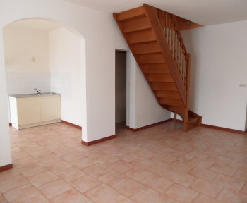 Location Maison 3 pièces Contres (41700) - Coeur de village