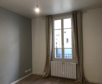 Location Appartement 2 pièces Chantilly (60500) - CENTRE VILLE PROCHE GARE